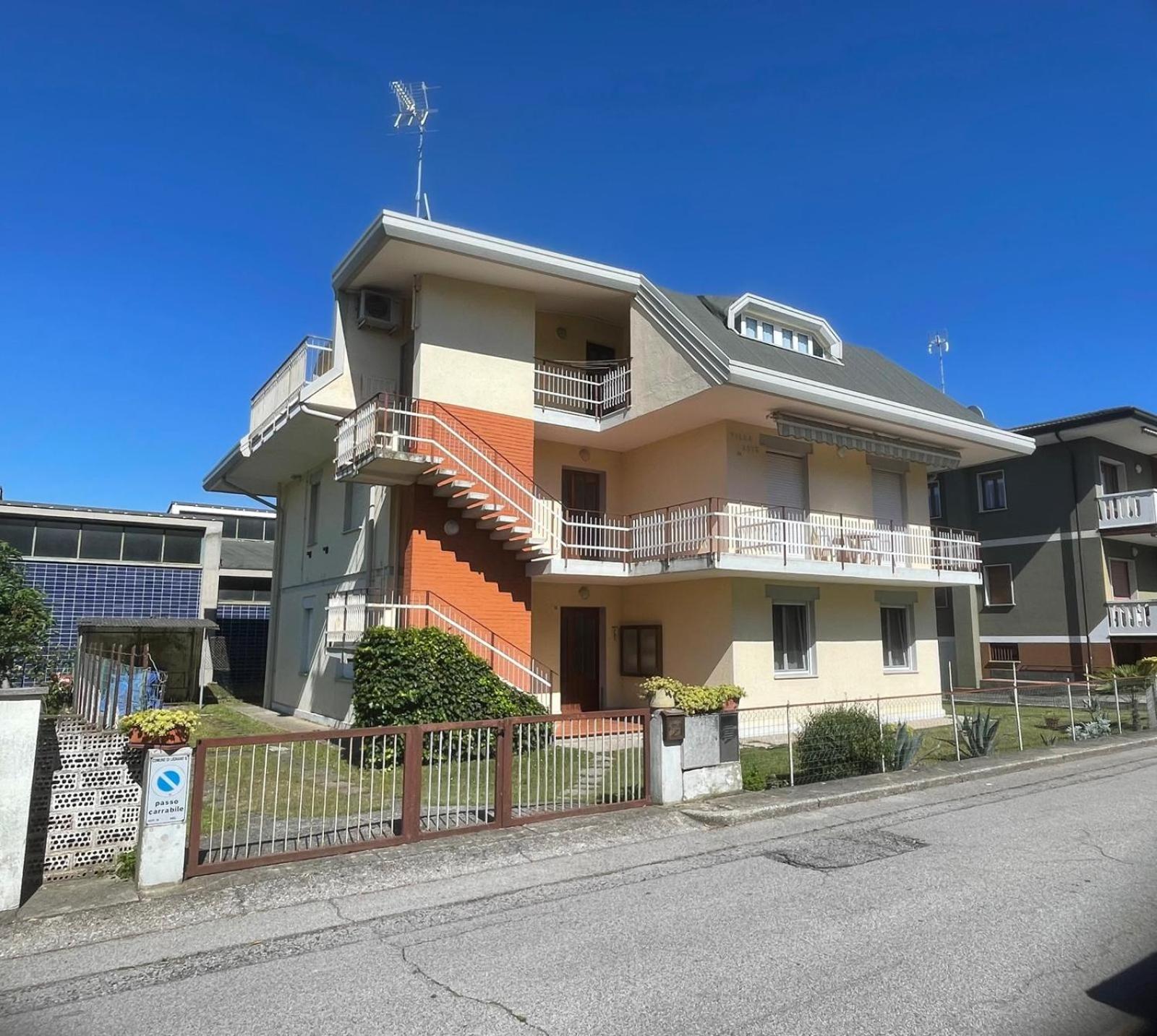 Appartamento Villa Asio 利尼亚诺萨比亚多罗 外观 照片
